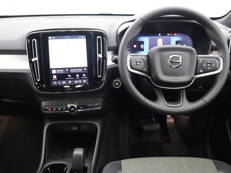 2025 (75) VOLVO XC40 2.0 B3P Core 5dr Auto 5274659