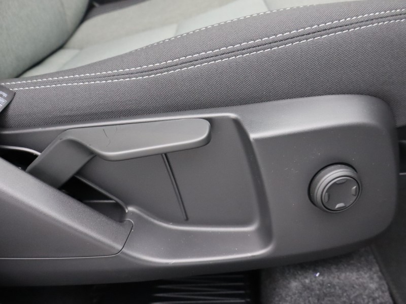 2025 (75) VOLVO XC40 2.0 B3P Core 5dr Auto 5274650