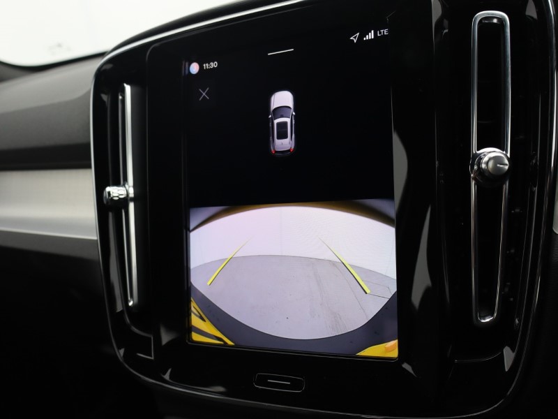 2025 (75) VOLVO XC40 2.0 B3P Core 5dr Auto 5274665