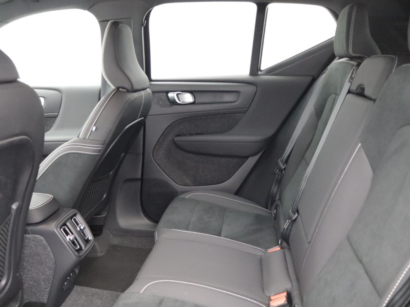 2025 (75) VOLVO XC40 2.0 B4P Plus Black Edition 5dr Auto 5280725