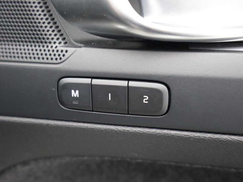 2025 (75) VOLVO XC40 2.0 B4P Plus Black Edition 5dr Auto 5280730