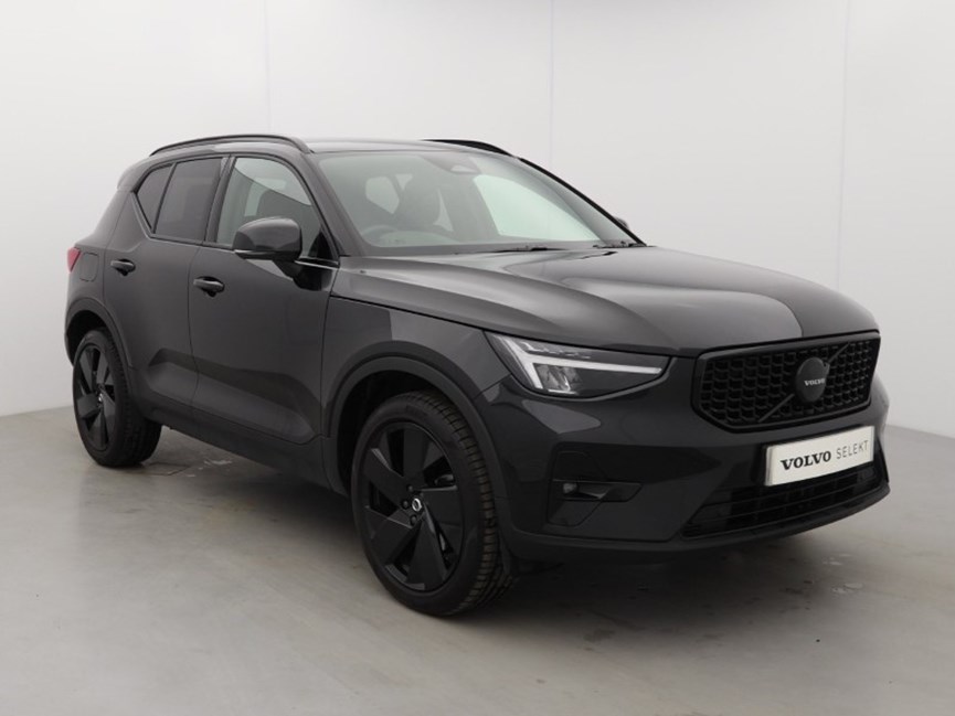 2025 (75) VOLVO XC40 2.0 B4P Plus Black Edition 5dr Auto