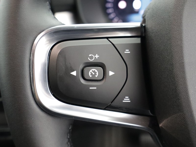 2025 (75) VOLVO XC40 2.0 B4P Plus Black Edition 5dr Auto 5280746