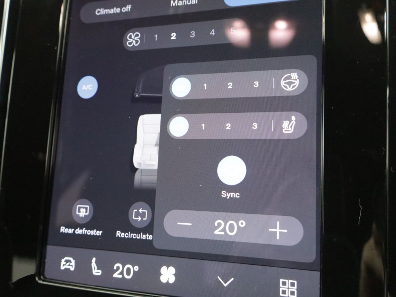 2025 (75) VOLVO XC40 2.0 B4P Plus Black Edition 5dr Auto 5280756