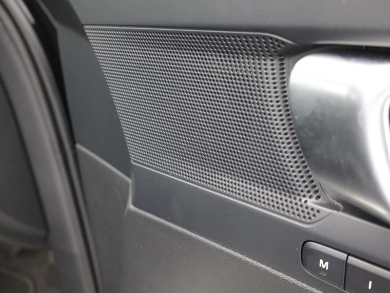 2025 (75) VOLVO XC40 2.0 B4P Plus Black Edition 5dr Auto 5280727