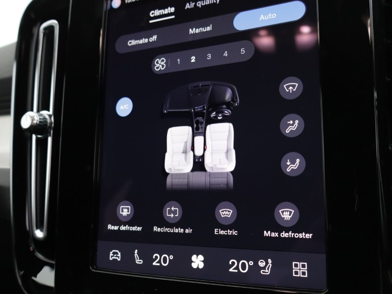 2025 (75) VOLVO XC40 2.0 B4P Plus Black Edition 5dr Auto 5280755