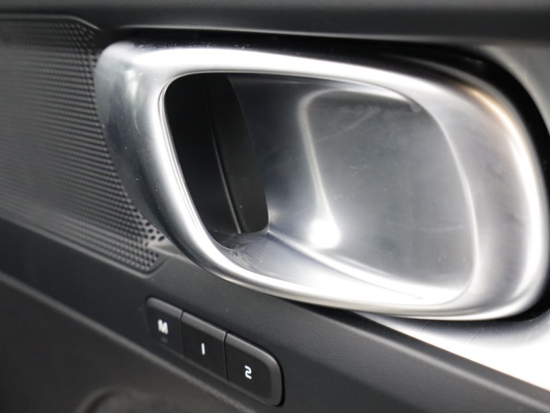 2025 (75) VOLVO XC40 2.0 B4P Plus Black Edition 5dr Auto 5280729