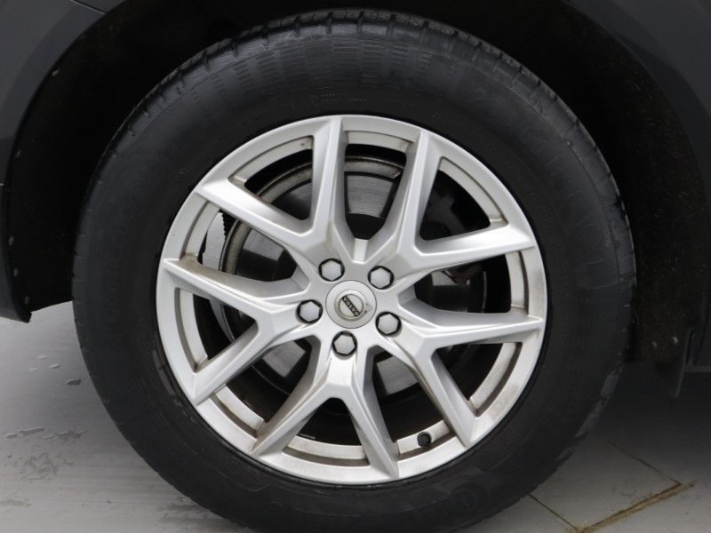 2020 (20) VOLVO XC60 2.0 B5P [250] Momentum 5dr AWD Geartronic 5311307