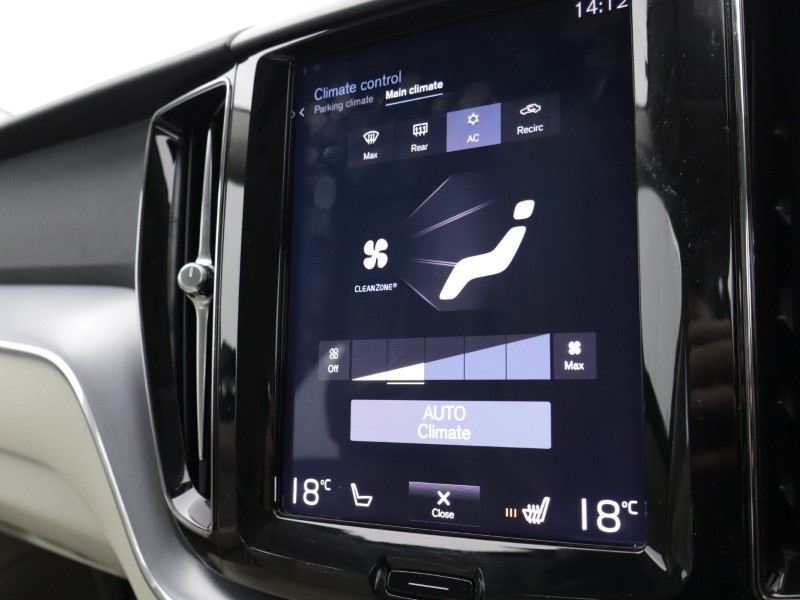 2020 (20) VOLVO XC60 2.0 B5P [250] Momentum 5dr AWD Geartronic 5311351