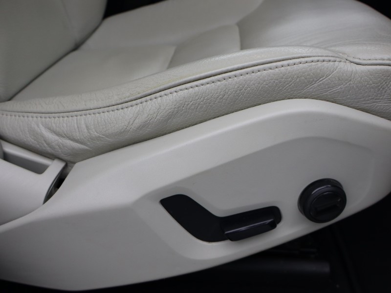 2020 (20) VOLVO XC60 2.0 B5P [250] Momentum 5dr AWD Geartronic 5311327