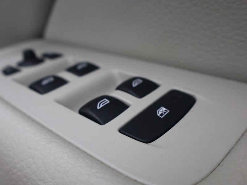 2020 (20) VOLVO XC60 2.0 B5P [250] Momentum 5dr AWD Geartronic 5311324