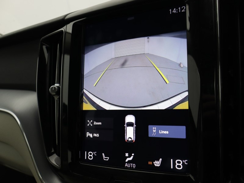 2020 (20) VOLVO XC60 2.0 B5P [250] Momentum 5dr AWD Geartronic 5311348