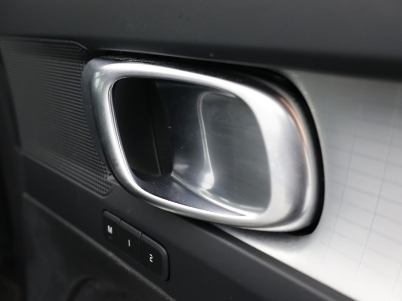2023 (73) VOLVO XC40 2.0 B3P Plus Dark 5dr Auto 5353288