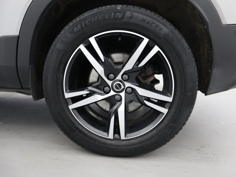 2023 (73) VOLVO XC40 2.0 B3P Plus Dark 5dr Auto 5353544