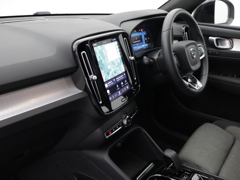 2023 (73) VOLVO XC40 2.0 B3P Plus Dark 5dr Auto 5353296