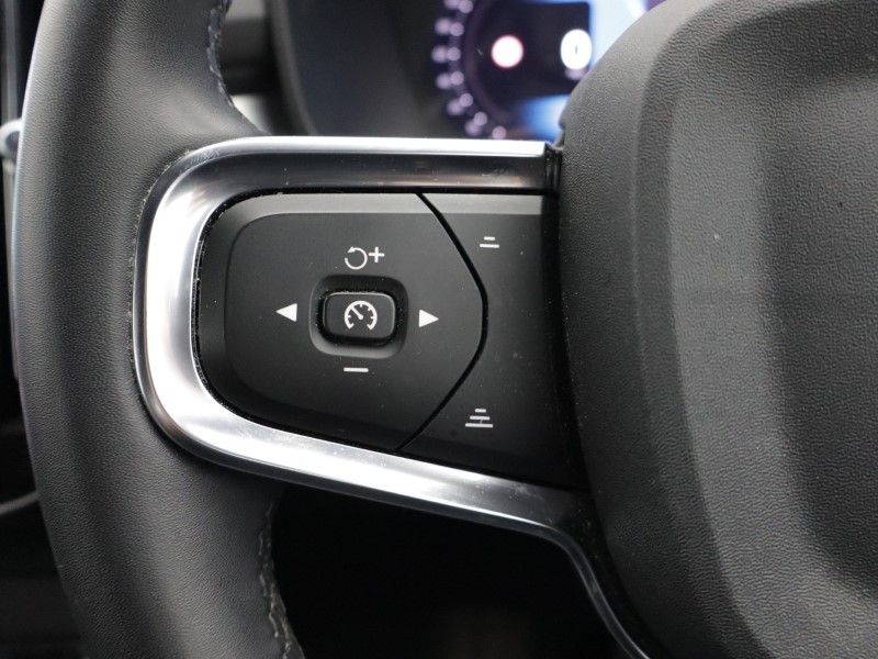 2023 (73) VOLVO XC40 2.0 B3P Plus Dark 5dr Auto 5353304