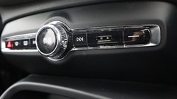 2023 (73) VOLVO XC40 2.0 B3P Plus Dark 5dr Auto 5353313