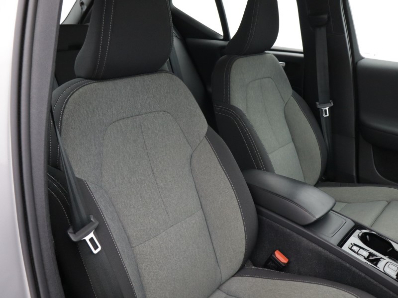 2023 (73) VOLVO XC40 2.0 B3P Plus Dark 5dr Auto 5353293