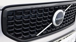 2023 (73) VOLVO XC40 2.0 B3P Plus Dark 5dr Auto 5353269
