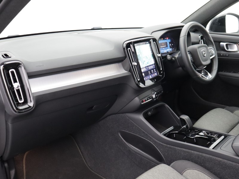 2023 (73) VOLVO XC40 2.0 B3P Plus Dark 5dr Auto 5353295