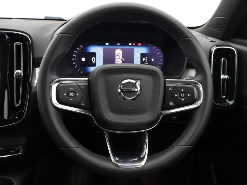 2023 (73) VOLVO XC40 2.0 B3P Plus Dark 5dr Auto 5353303