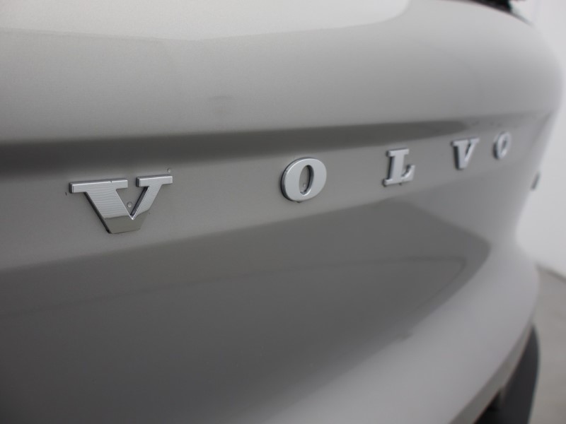 2023 (73) VOLVO XC40 2.0 B3P Plus Dark 5dr Auto 5353275