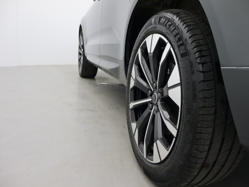 2025 (25) VOLVO XC60 2.0 B5P Plus Dark 5dr AWD Geartronic 5351790