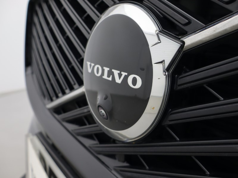 2025 (25) VOLVO XC60 2.0 B5P Plus Dark 5dr AWD Geartronic 5351777