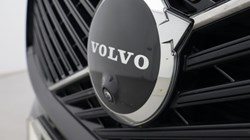 2025 (25) VOLVO XC60 2.0 B5P Plus Dark 5dr AWD Geartronic 5351777