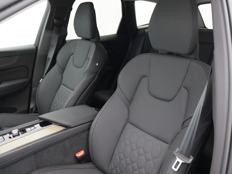 2025 (25) VOLVO XC60 2.0 B5P Plus Dark 5dr AWD Geartronic 5351805
