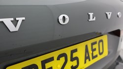 2025 (25) VOLVO XC60 2.0 B5P Plus Dark 5dr AWD Geartronic 5351782