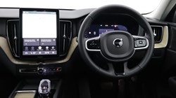 2025 (25) VOLVO XC60 2.0 B5P Plus Dark 5dr AWD Geartronic 5351814