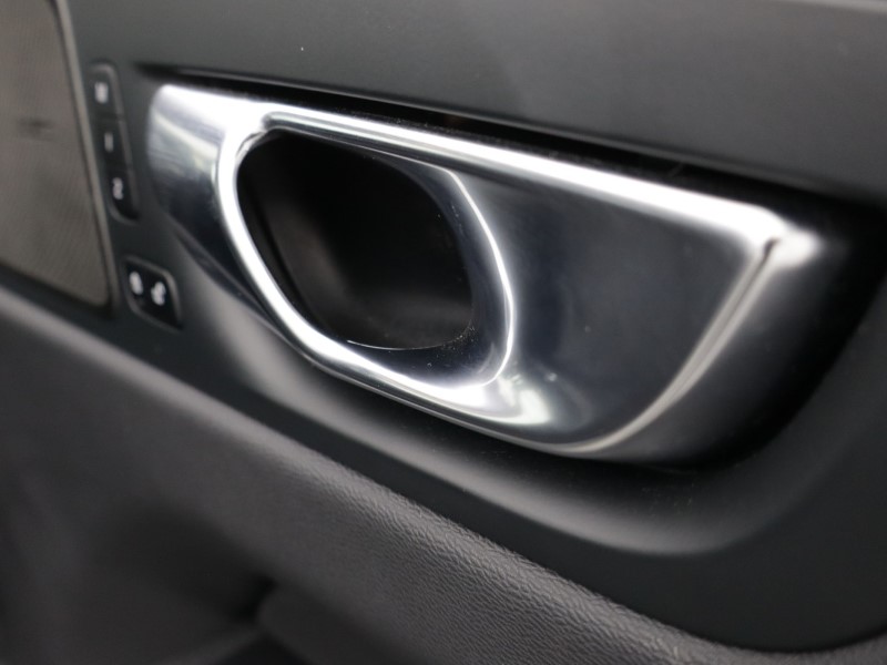 2025 (25) VOLVO XC60 2.0 B5P Plus Dark 5dr AWD Geartronic 5351798