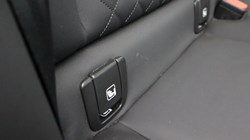2025 (25) VOLVO XC60 2.0 B5P Plus Dark 5dr AWD Geartronic 5351809