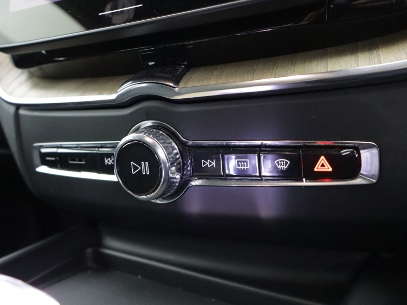 2025 (25) VOLVO XC60 2.0 B5P Plus Dark 5dr AWD Geartronic 5351826