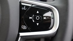 2025 (25) VOLVO XC60 2.0 B5P Plus Dark 5dr AWD Geartronic 5351817