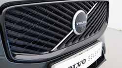 2025 (25) VOLVO XC60 2.0 B5P Plus Dark 5dr AWD Geartronic 5351775
