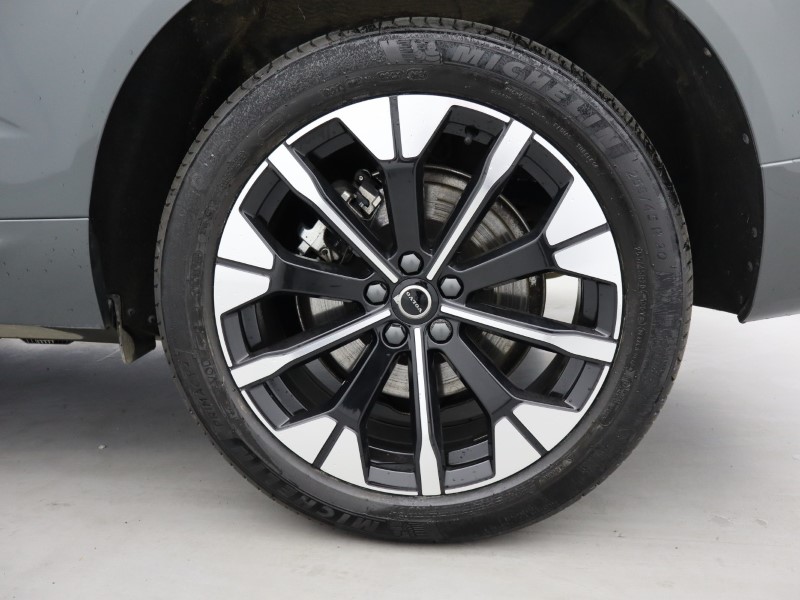 2025 (25) VOLVO XC60 2.0 B5P Plus Dark 5dr AWD Geartronic 5351789