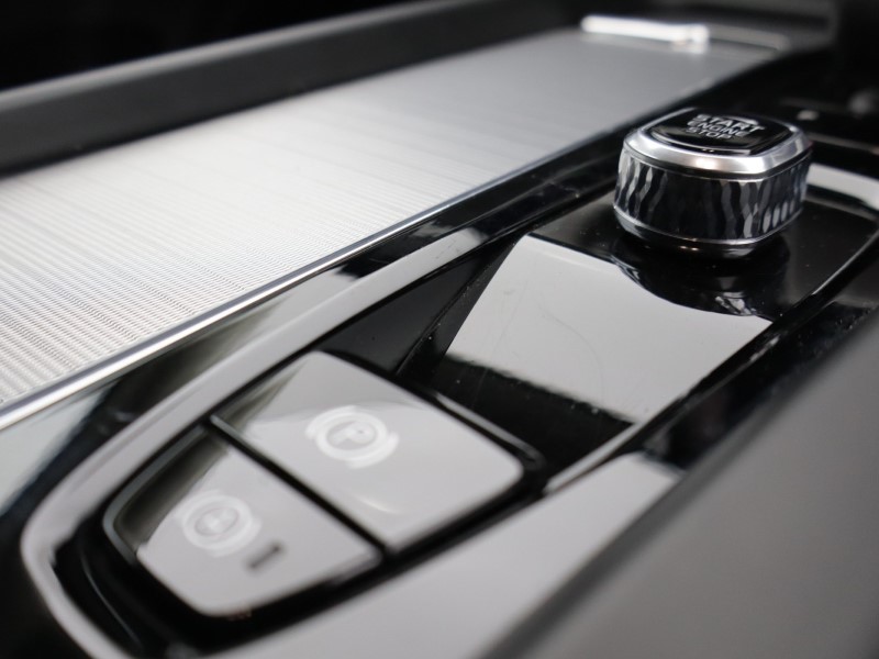 2025 (25) Volvo Xc60 2.0 B5P Plus Dark 5dr AWD Geartronic 5333491