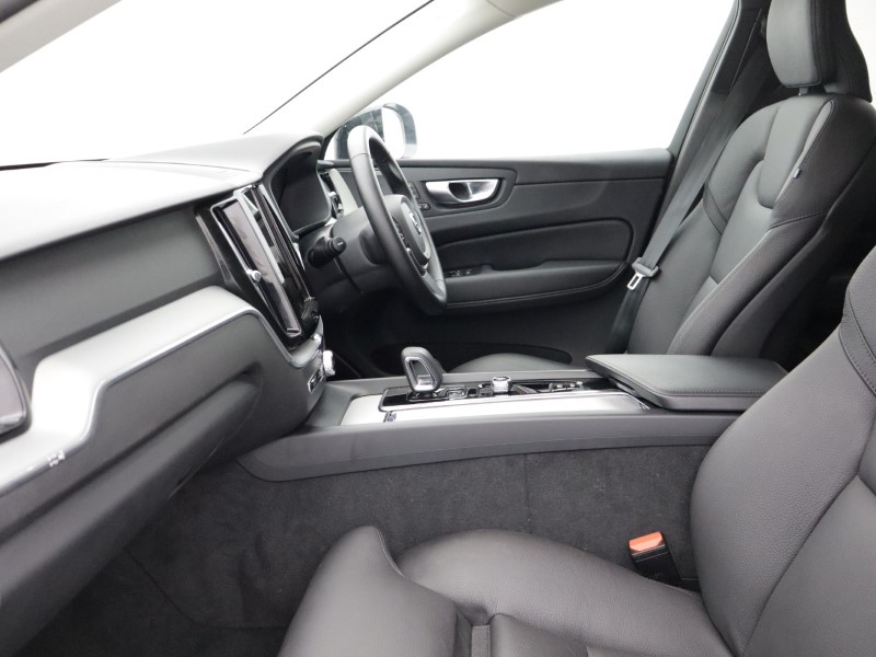 2025 (25) Volvo Xc60 2.0 B5P Plus Dark 5dr AWD Geartronic 5333459