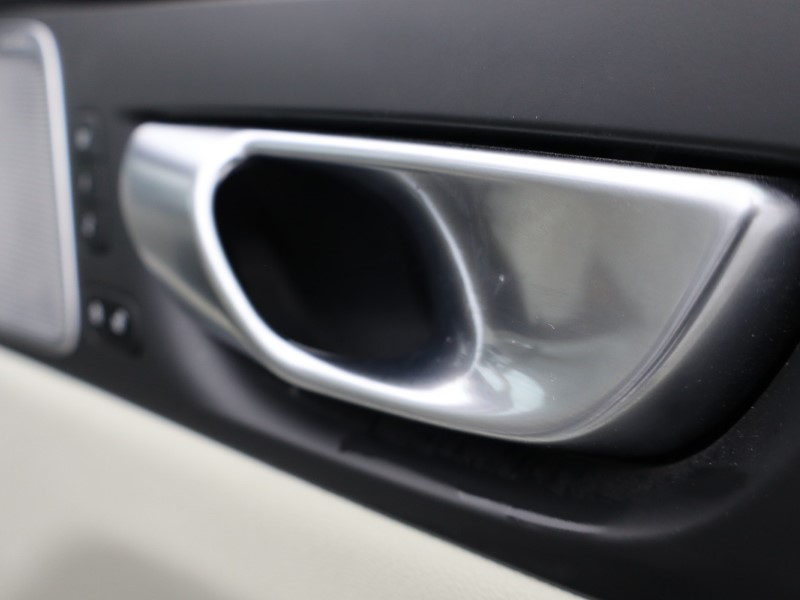 2023 (73) VOLVO XC60 2.0 T8 [455] RC PHEV Ultimate Dark 5dr AWD Gtron 5395085