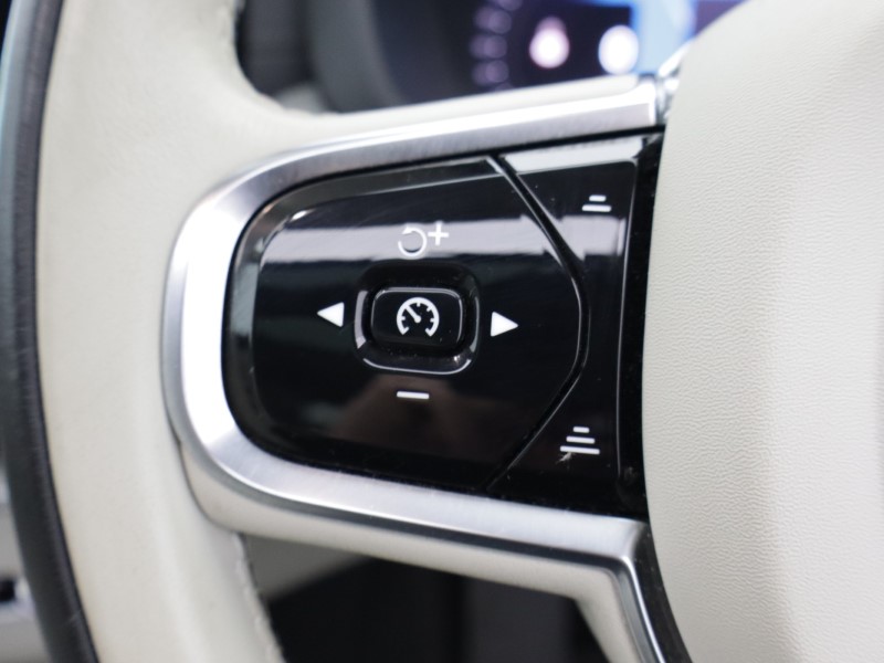 2023 (73) VOLVO XC60 2.0 T8 [455] RC PHEV Ultimate Dark 5dr AWD Gtron 5395104