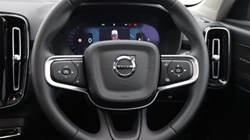 2025 (75) VOLVO XC40 2.0 B4P Ultra Dark 5dr Auto 5396374