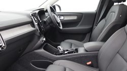 2025 (75) VOLVO XC40 2.0 B4P Ultra Dark 5dr Auto 5396351