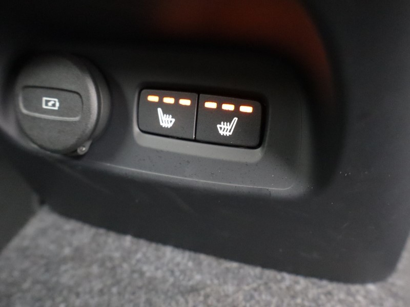 2025 (75) VOLVO XC40 2.0 B4P Ultra Dark 5dr Auto 5396372