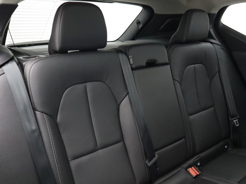 2025 (75) VOLVO XC40 2.0 B4P Ultra Dark 5dr Auto 5396371