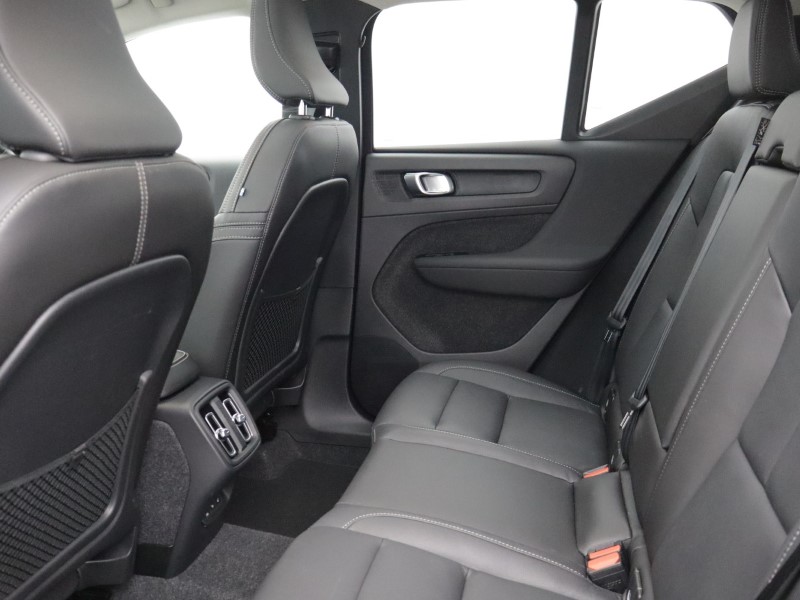 2025 (75) VOLVO XC40 2.0 B4P Ultra Dark 5dr Auto 5396352