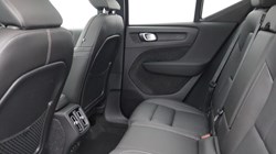 2025 (75) VOLVO XC40 2.0 B4P Ultra Dark 5dr Auto 5396352