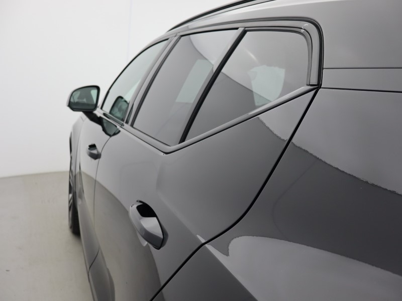 2025 (75) VOLVO XC40 2.0 B4P Ultra Dark 5dr Auto 5396348