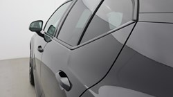 2025 (75) VOLVO XC40 2.0 B4P Ultra Dark 5dr Auto 5396348